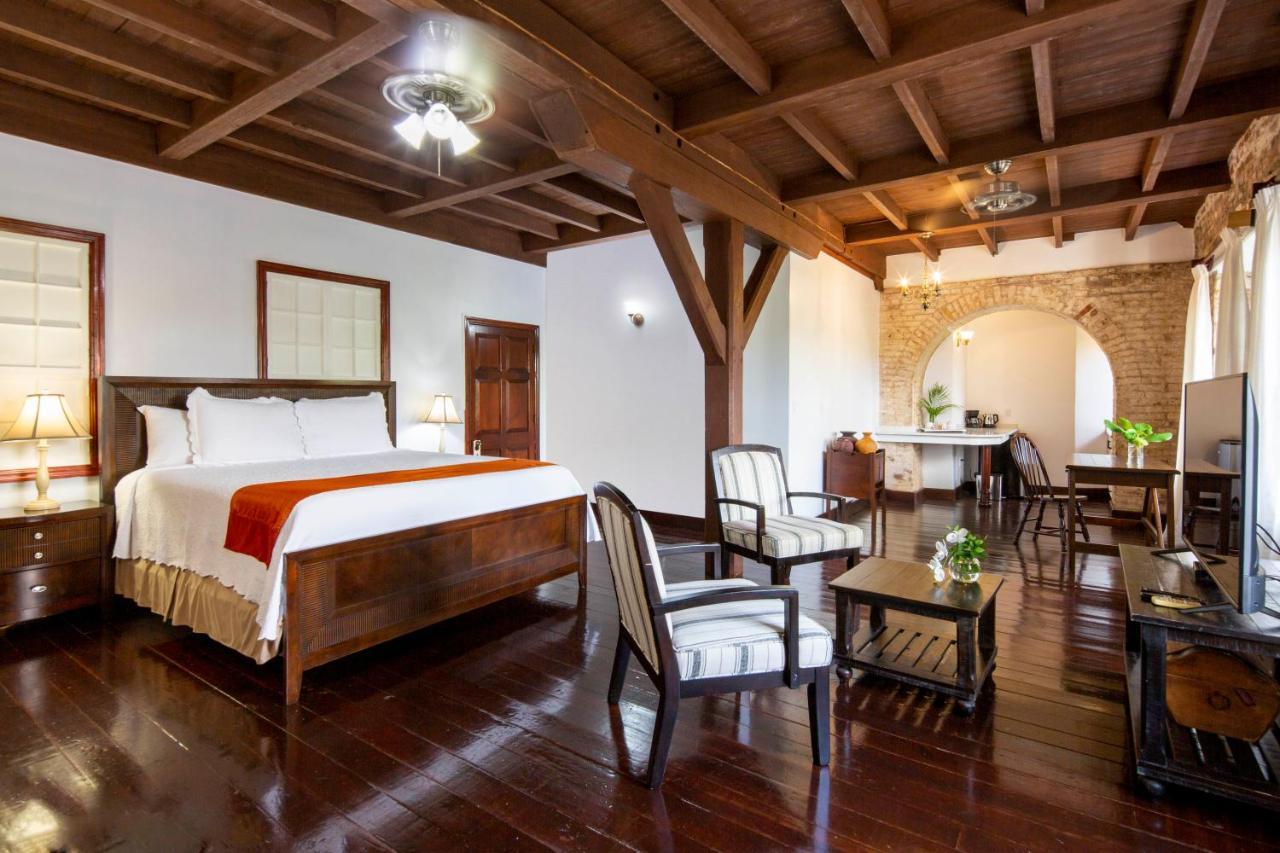 English Harbour Copper And Lumber Store Hotel מראה חיצוני תמונה