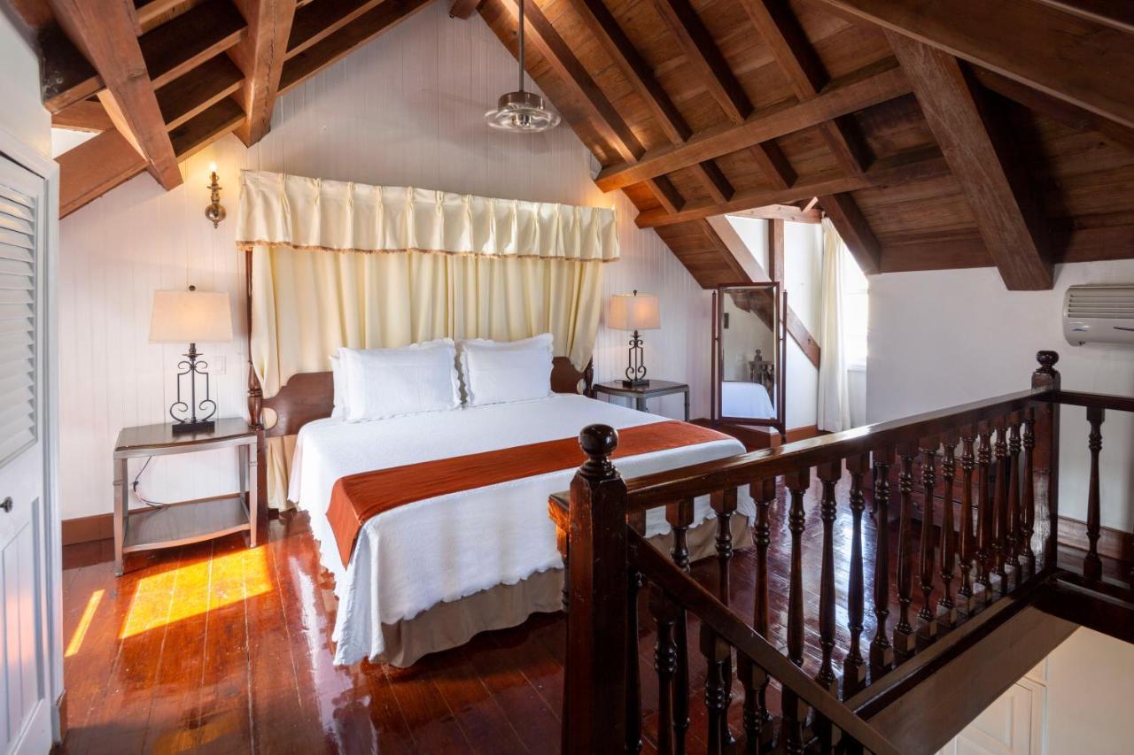 English Harbour Copper And Lumber Store Hotel מראה חיצוני תמונה